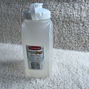 NEW Vtg Rubbermaid Servin Saver 1 Quart Drink Bottle Beverage Jug Pitcher almond